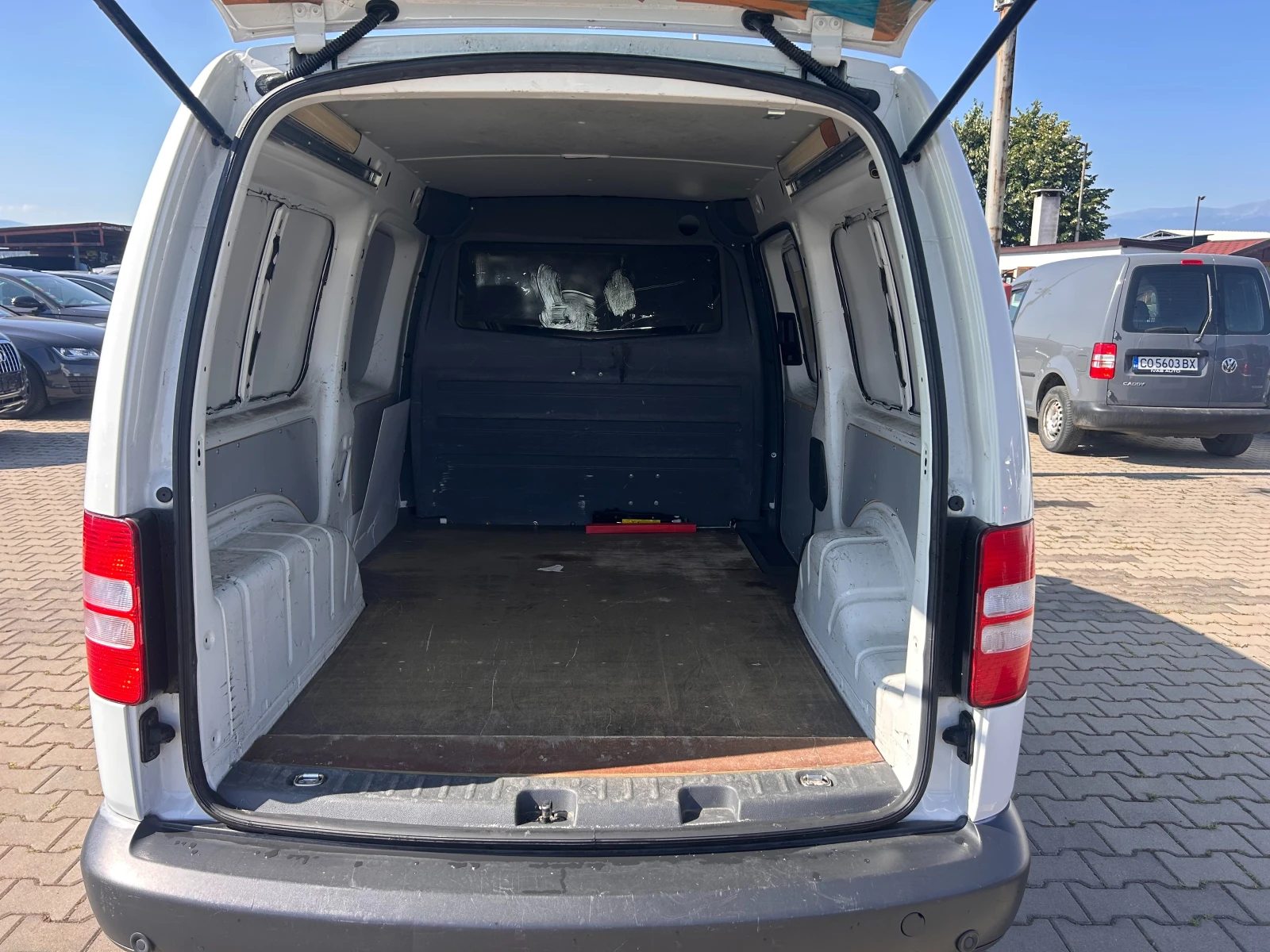 VW Caddy MAXI 1.6TDI EURO 5 - изображение 9
