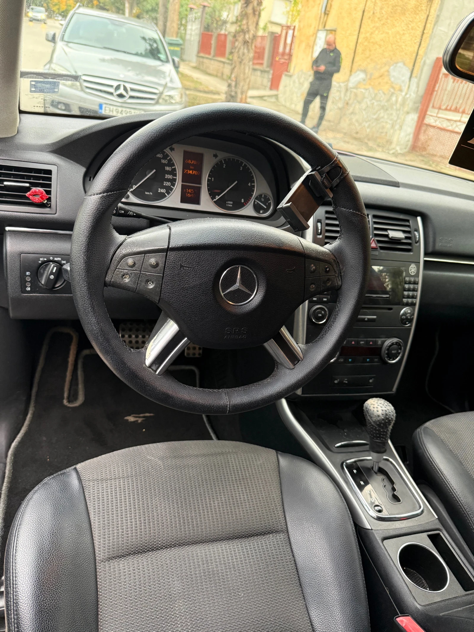 Mercedes-Benz B 200  - изображение 8