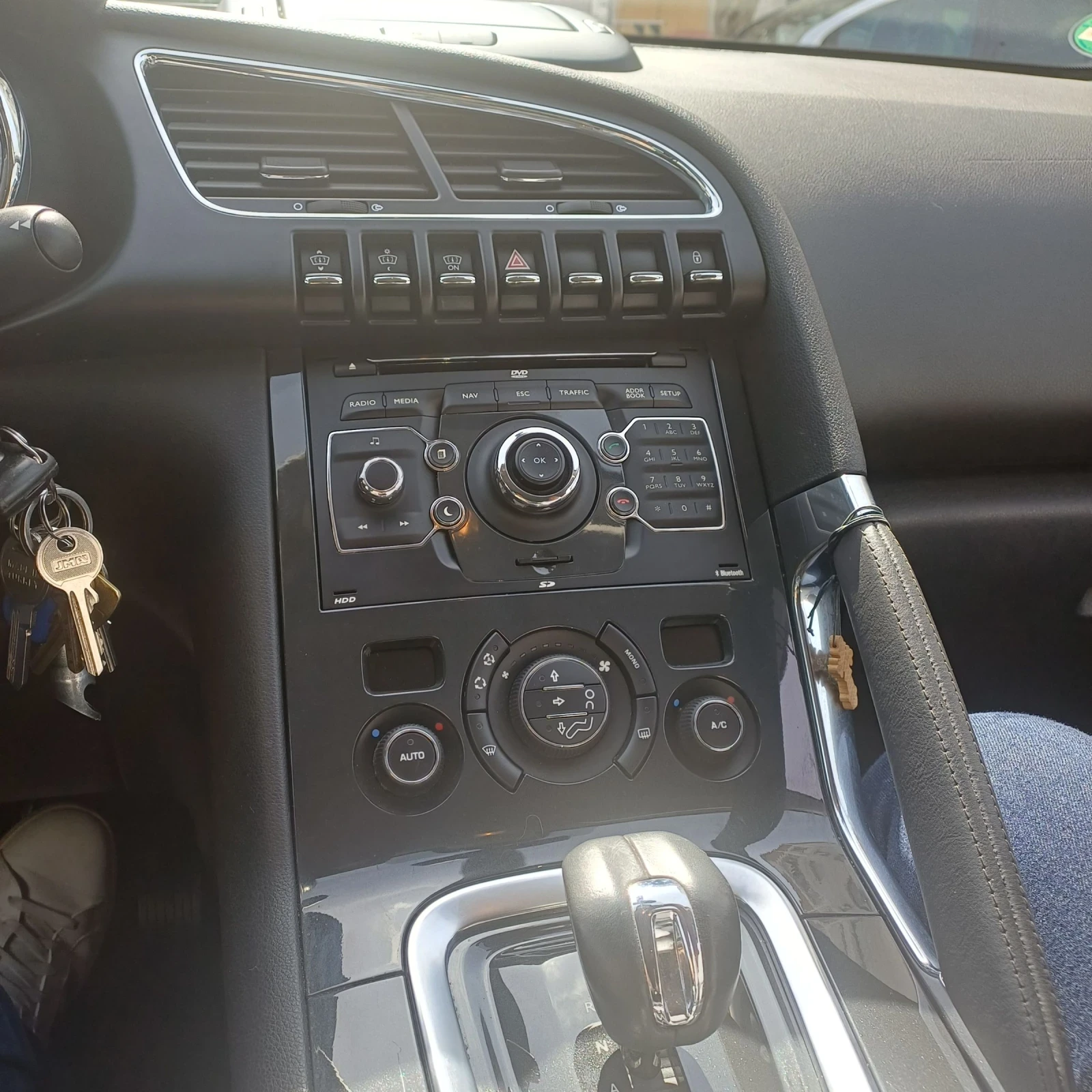 Peugeot 3008 Diesel Hybrid 4, снимка 13 - Автомобили и джипове - 53772492