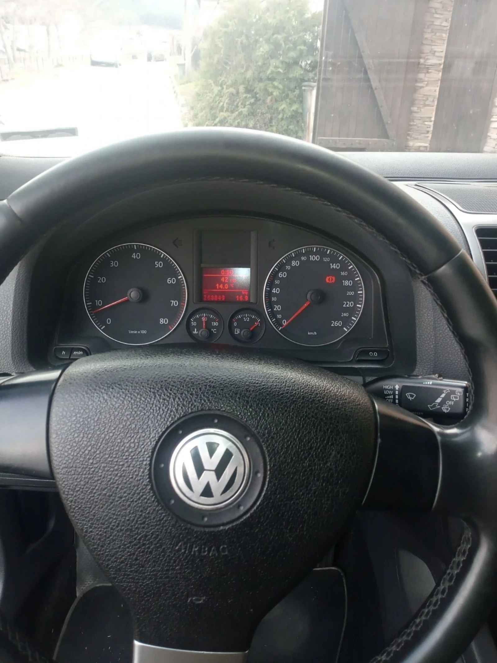 VW Golf 1.6 газ, снимка 8 - Автомобили и джипове - 53958682
