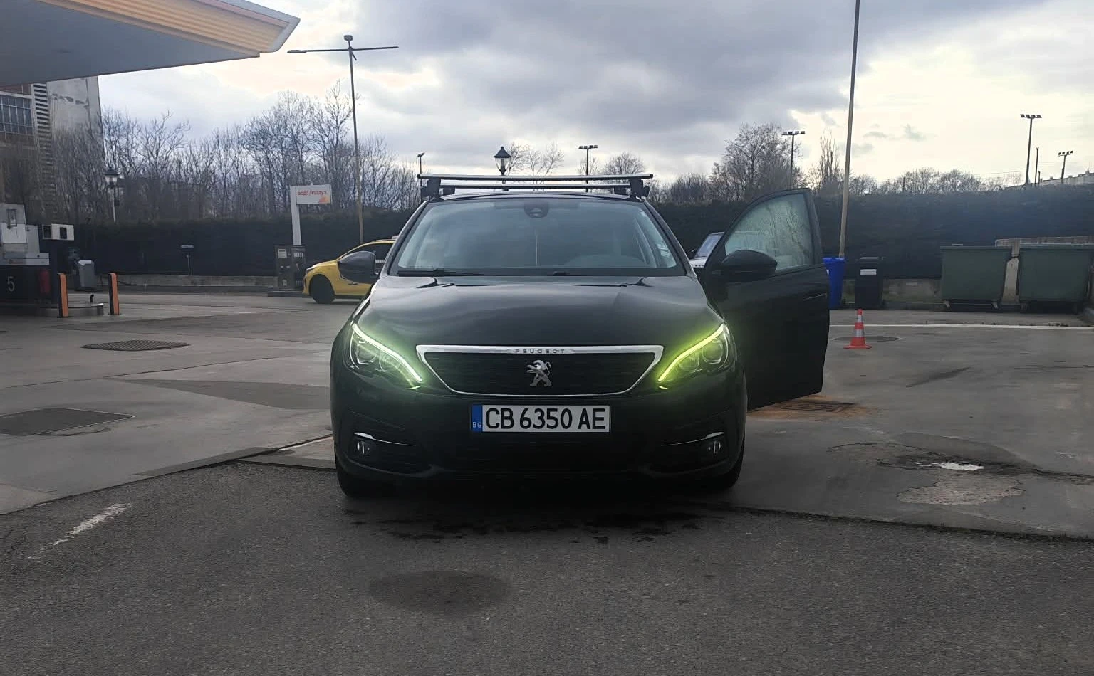 Peugeot 308 1.5 HDI * ПАНОРАМА* , снимка 2 - Автомобили и джипове - 54019700