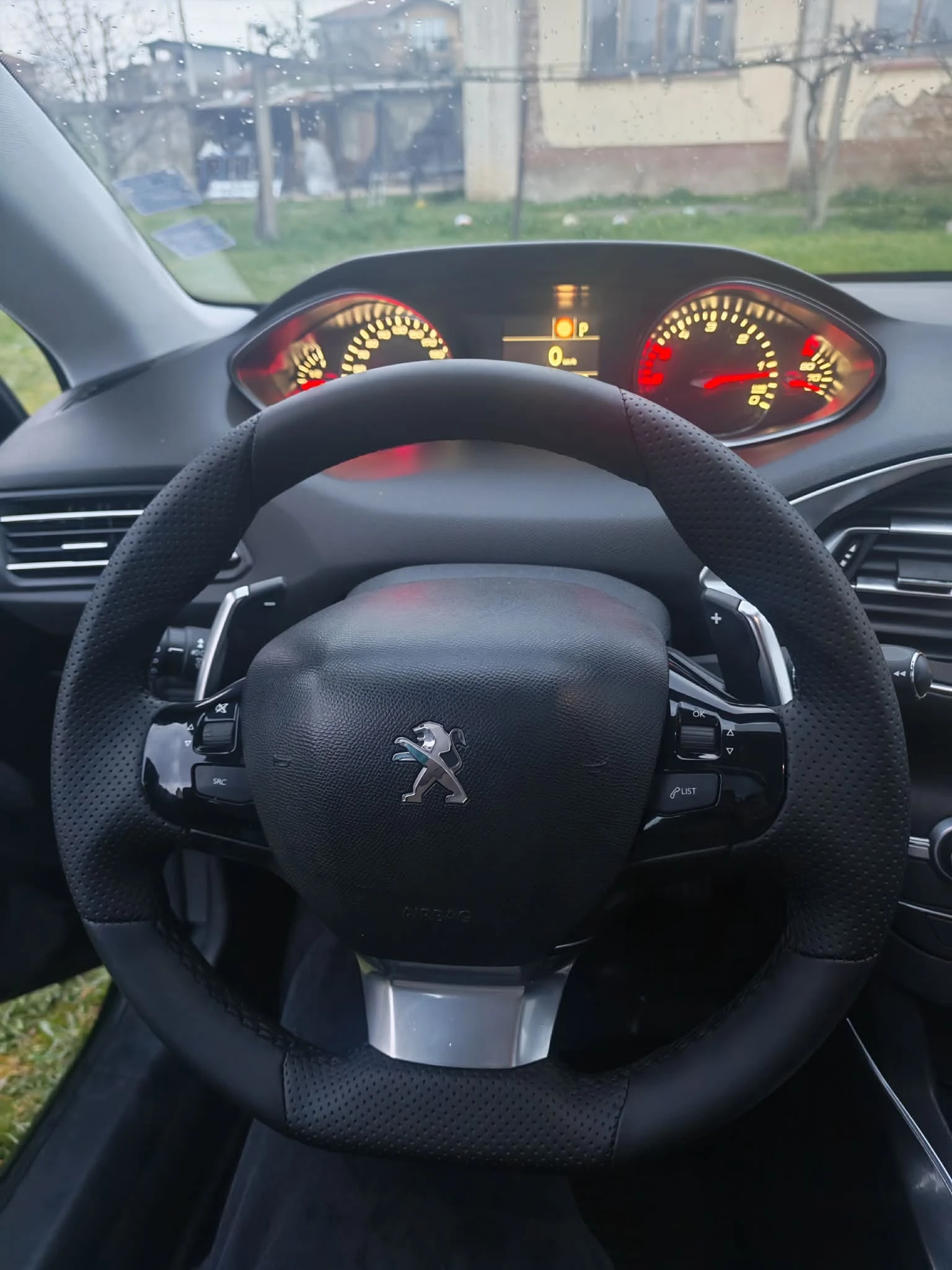 Peugeot 308 1.5 HDI * ПАНОРАМА* , снимка 4 - Автомобили и джипове - 54019700