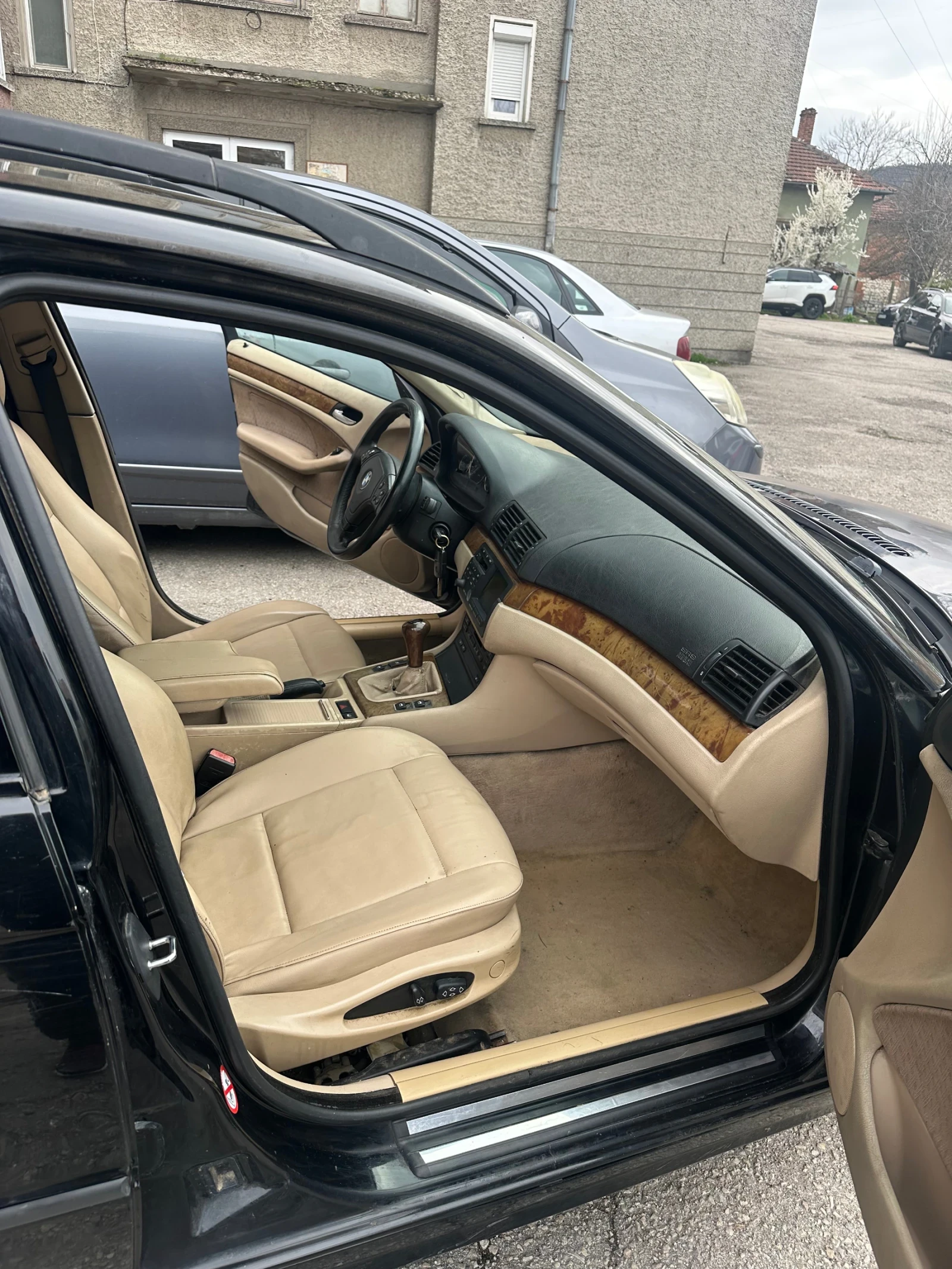 BMW 330, снимка 11 - Автомобили и джипове - 54058142