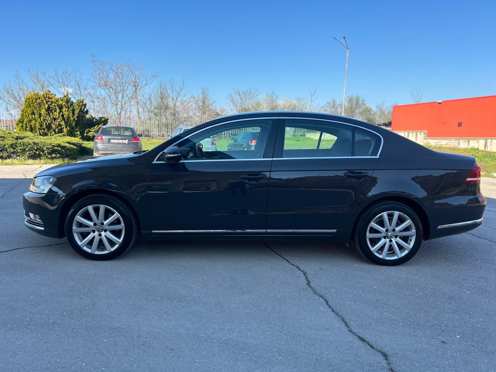 VW Passat 2.0TDI-140к.с-НАВИ-ИТАЛИЯ!, снимка 13 - Автомобили и джипове - 54103538