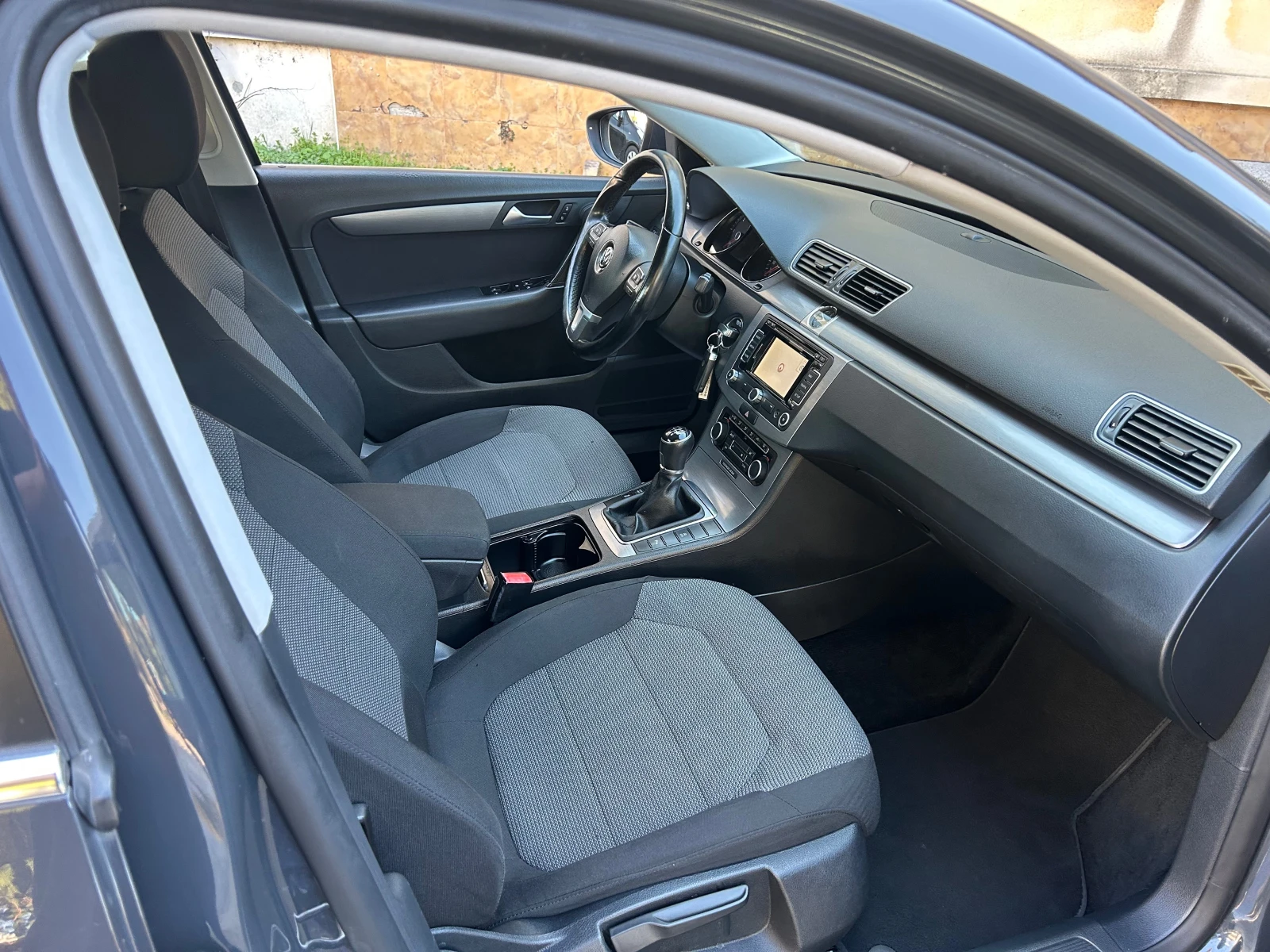 VW Passat 2.0TDI-140к.с-НАВИ-ИТАЛИЯ!, снимка 6 - Автомобили и джипове - 54103538