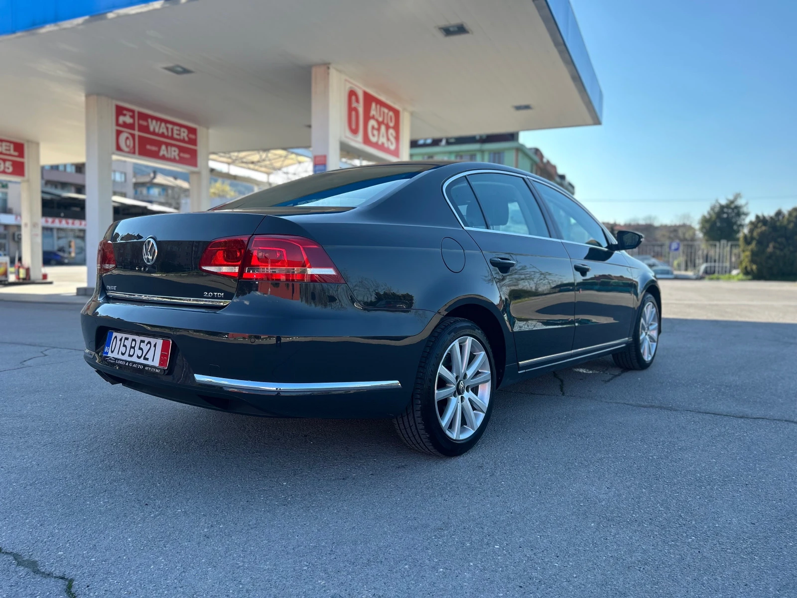 VW Passat 2.0TDI-140к.с-НАВИ-ИТАЛИЯ!, снимка 12 - Автомобили и джипове - 54103538