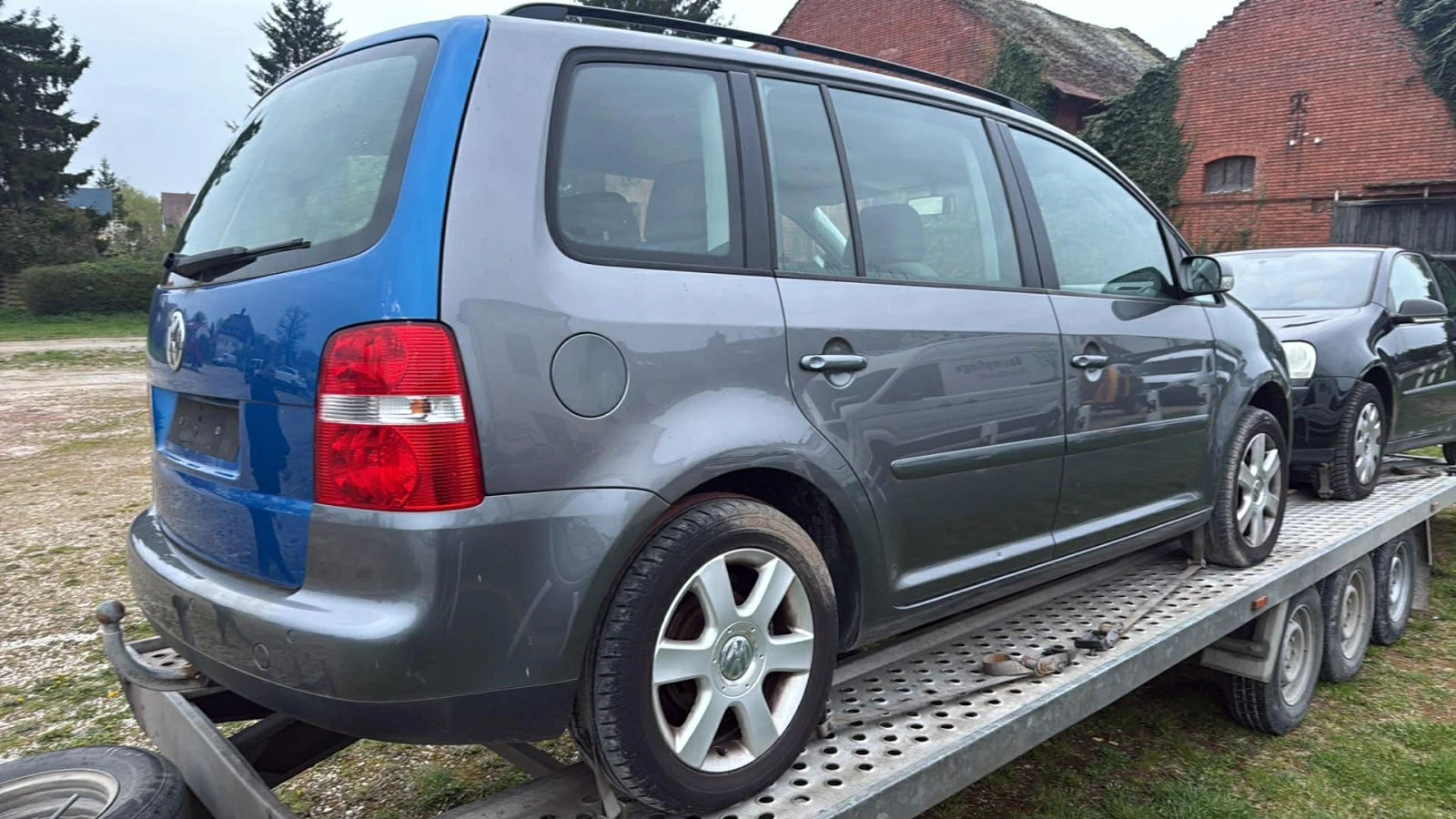 VW Touran  1.4 TSI 7 Места , снимка 4 - Автомобили и джипове - 54241777