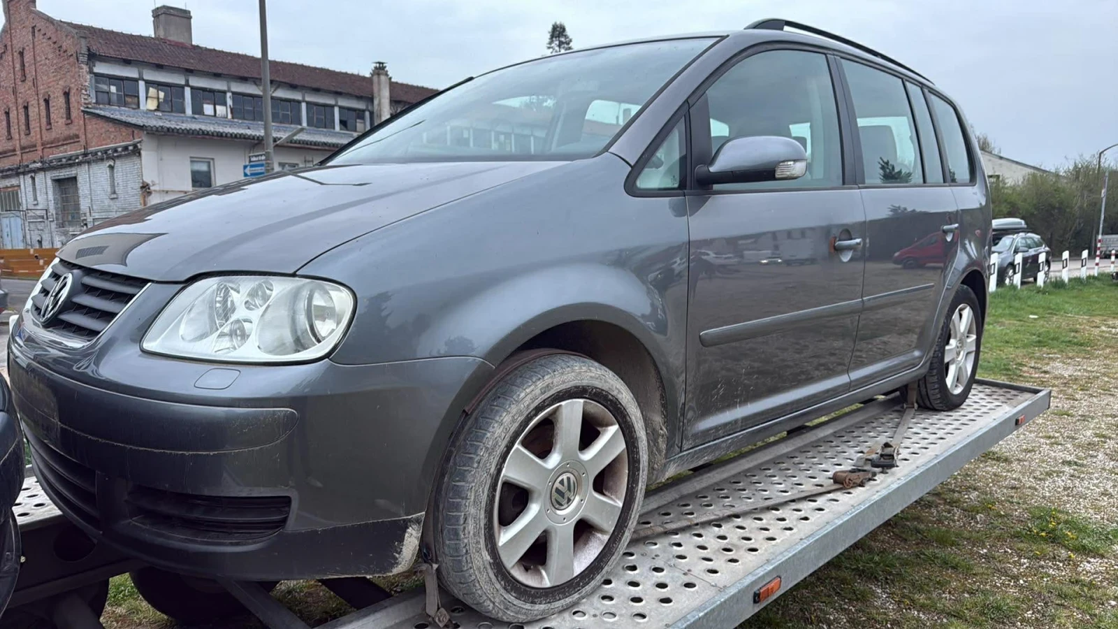 VW Touran  1.4 TSI 7 Места , снимка 2 - Автомобили и джипове - 54241777