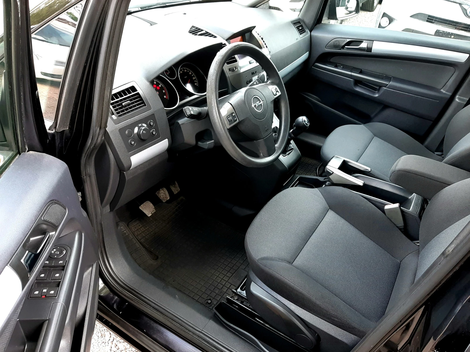 Opel Zafira 1.6-105-COSMO ! , снимка 7 - Автомобили и джипове - 54634961