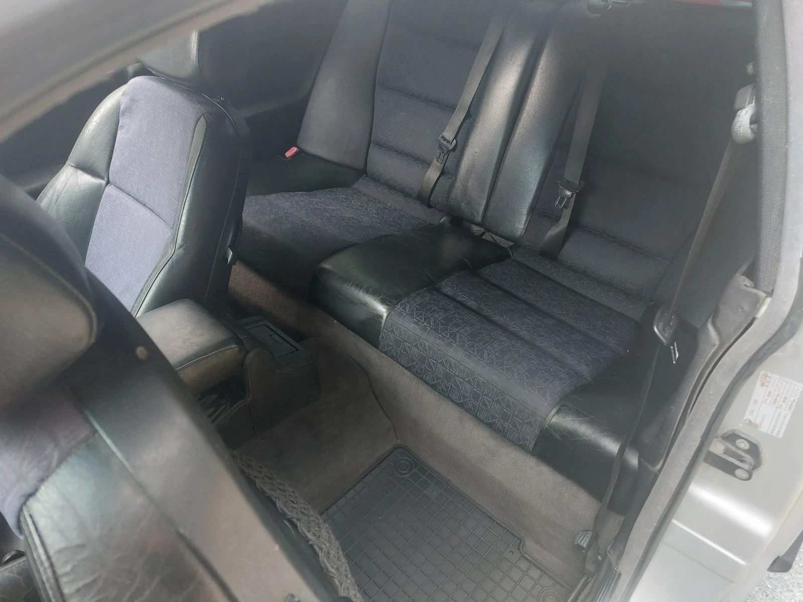 BMW 318 1.8is, снимка 7 - Автомобили и джипове - 55185643