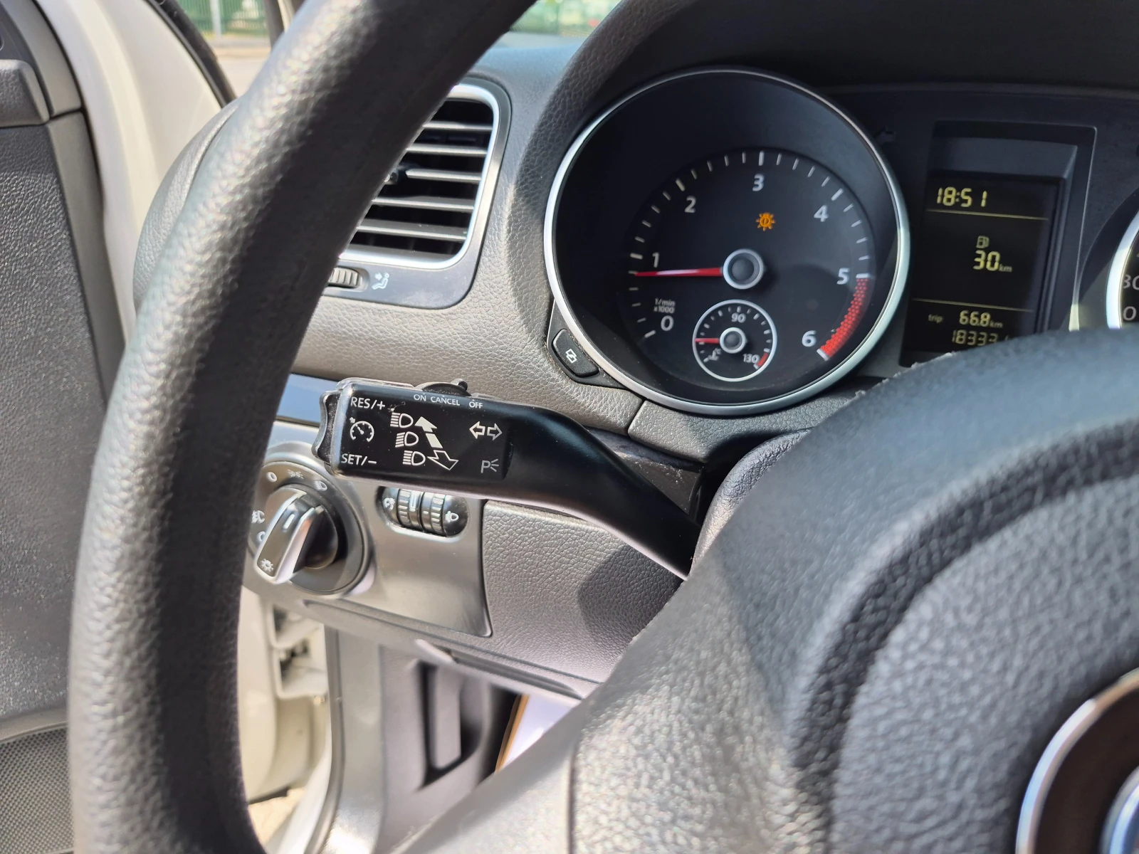 VW Golf 2.0TDI, снимка 15 - Автомобили и джипове - 55937512