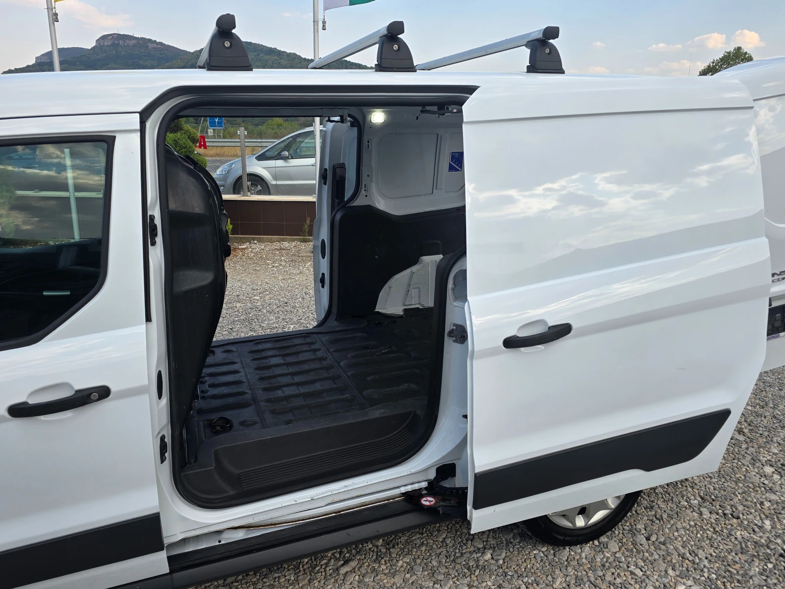 Ford Connect 1, 5 TDCI КЛИМА !! МАКСИ !! 2 СТРАНИЧНИ ВРАТИ !! , снимка 14 - Автомобили и джипове - 56049487