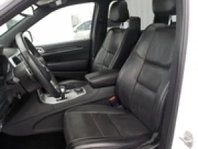 Jeep Grand cherokee OVERLAND* 8ZF* PANO - 25000 лв. / 12782.30 € - 31330237 12
