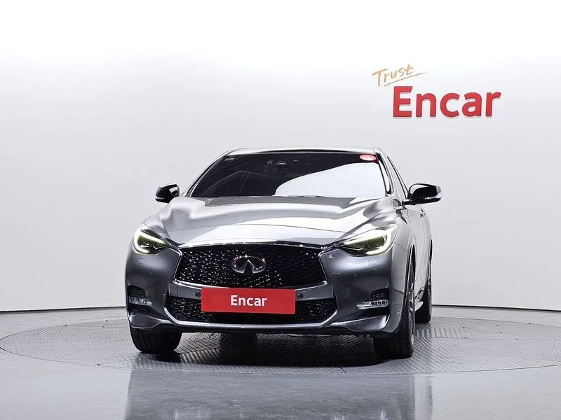 Infiniti Q30 2.0 270920 Automatic, снимка 2 - Автомобили и джипове - 55597637