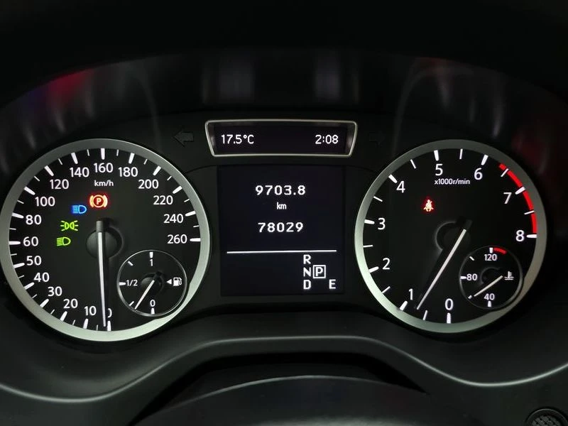 Infiniti Q30 2.0 270920 Automatic, снимка 11 - Автомобили и джипове - 55597637