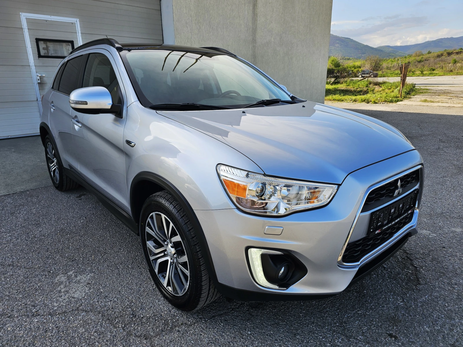 Mitsubishi ASX 2.2 DI-D 4WD Instyle Panoramic - изображение 3