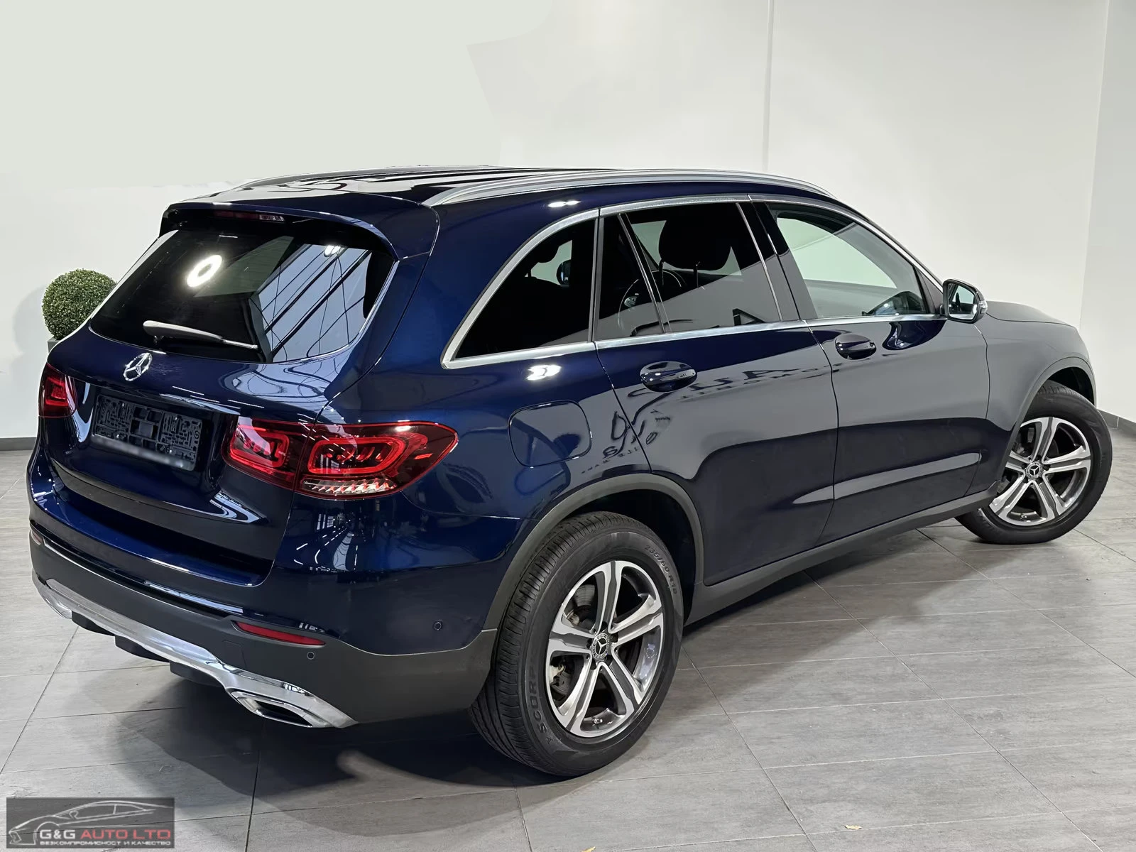 Mercedes-Benz GLC 220 d/4MATIC/194HP/AMG-LINE/DISTR./BURM/HUD/MEMO/850g - изображение 2