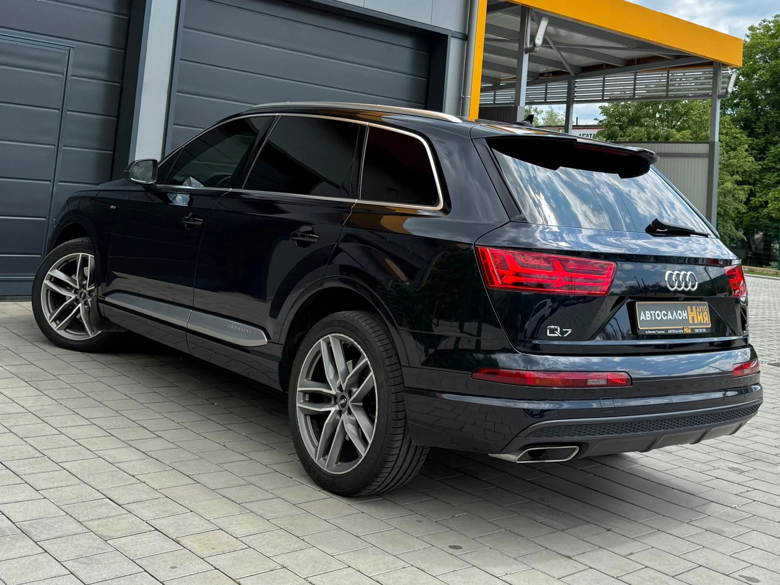 Audi Q7 * SLine* FullMax* 6+ 1* LaneAssist* BlindSpot* , снимка 4 - Автомобили и джипове - 54659412