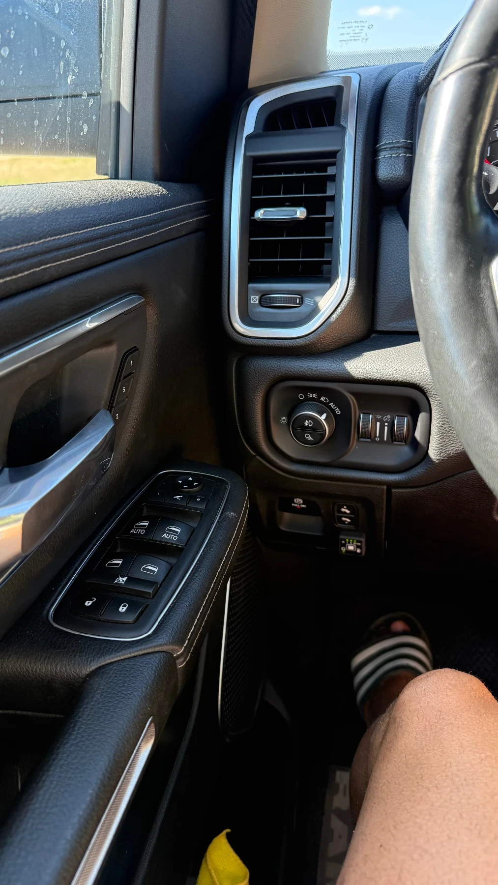 Dodge RAM 1500 Laramie - 5.7 HEMI, V8 - ��� - Hardtop - �������� | Mobile.bg � ����������� 13