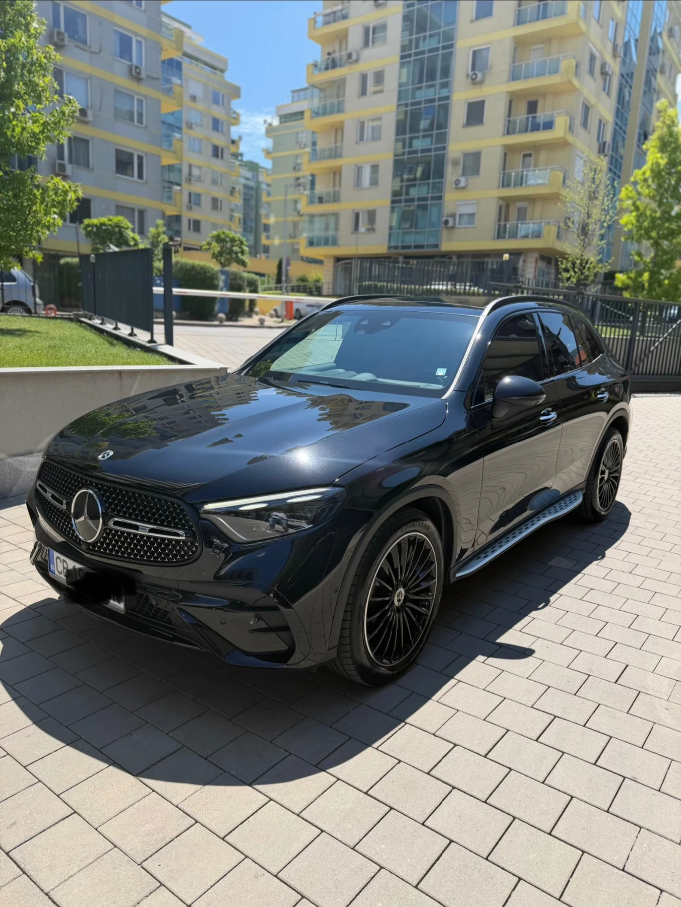 Mercedes-Benz GLC 220  AMG* Key GO* Dis* Digital Li . ГАРАНЦИЯ! , снимка 2 - Автомобили и джипове - 55444320