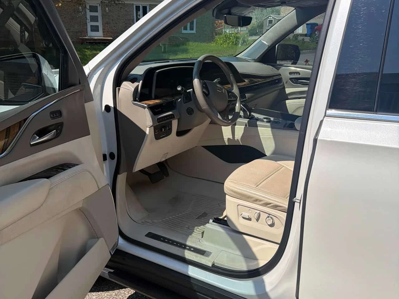 Cadillac Escalade * Premium Luxury Platinum * CARFAX * ЦЕНА ДО БГ, снимка 8 - Автомобили и джипове - 55565175