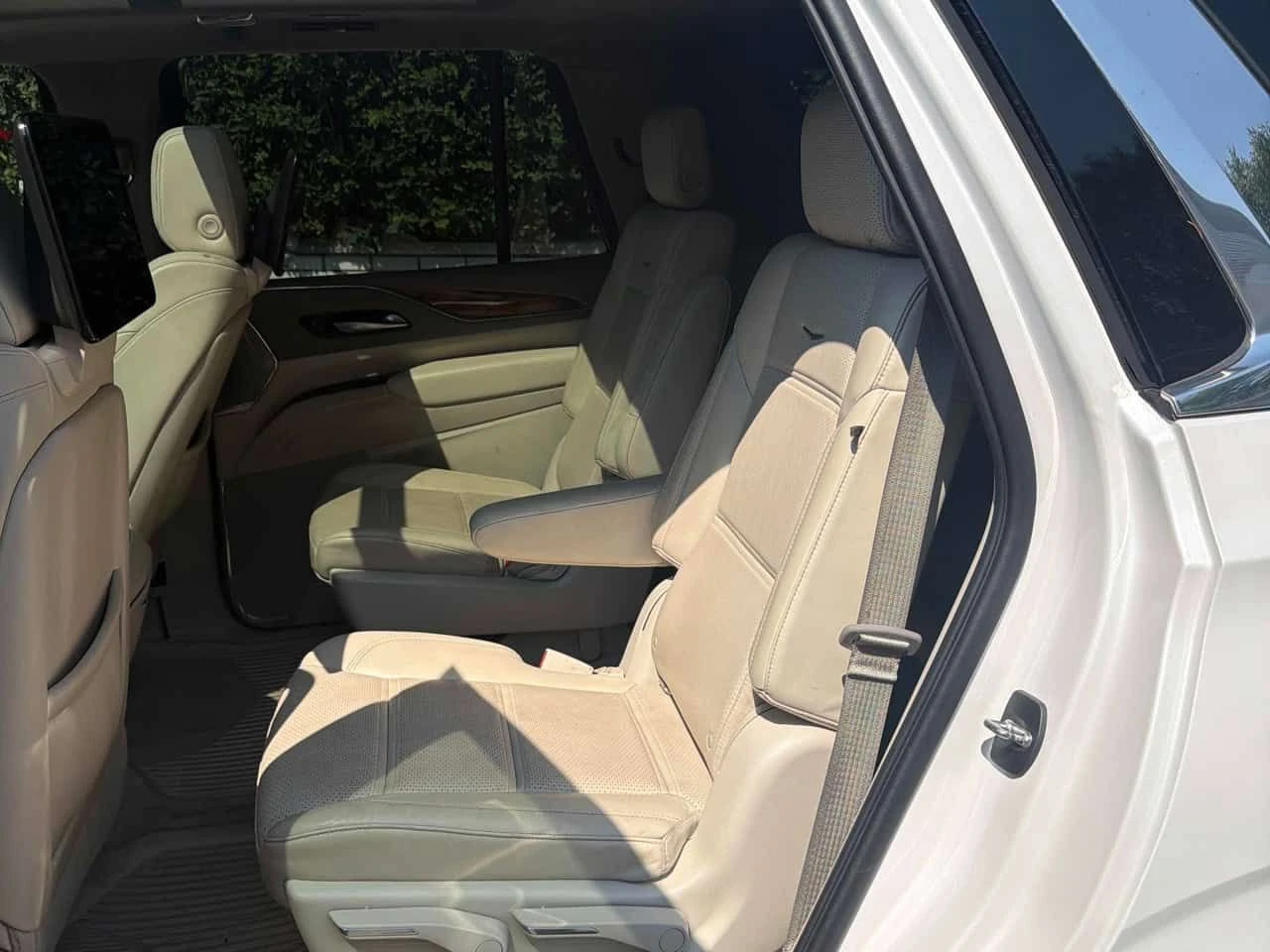 Cadillac Escalade * Premium Luxury Platinum * CARFAX * ЦЕНА ДО БГ, снимка 16 - Автомобили и джипове - 55565175