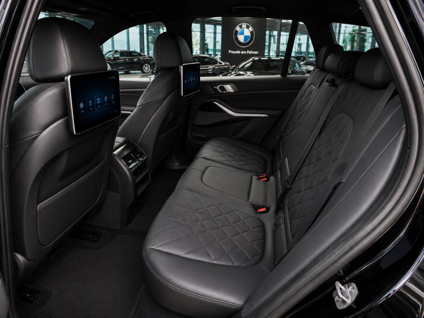 BMW X5 M60i* XDRIVE* CARBON* 3XTV* ГАРАНЦИЯ* ОЧАКВАН ВНОС, снимка 5 - Автомобили и джипове - 55603028