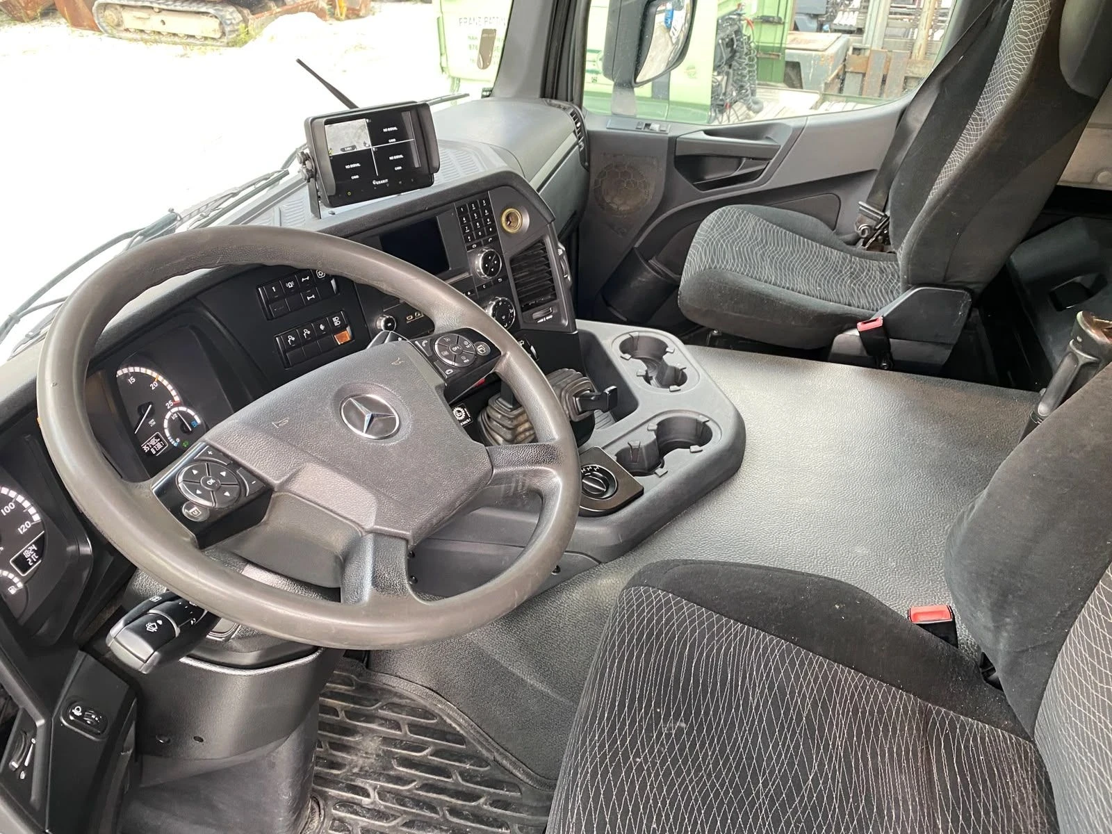 Mercedes-Benz Arocs 33 51 EURO 6 6X6 Целият на ресьор, снимка 6 - Камиони - 55889076