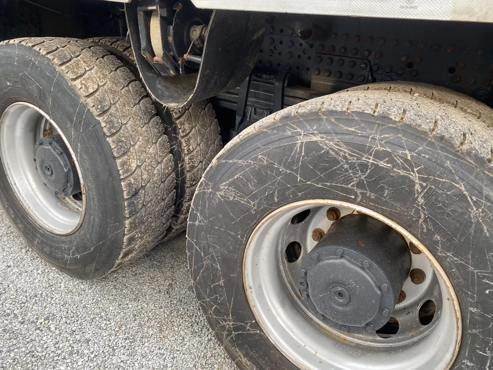 Mercedes-Benz Arocs 33 51 EURO 6 6X6 Целият на ресьор, снимка 13 - Камиони - 55889076