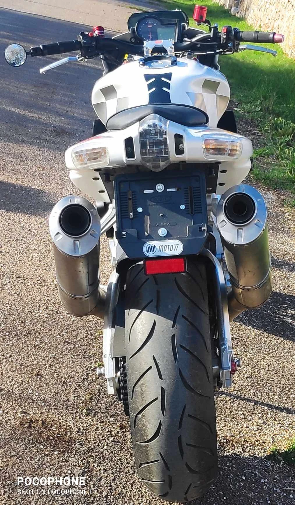 Aprilia Tuono 1000 R - изображение 8