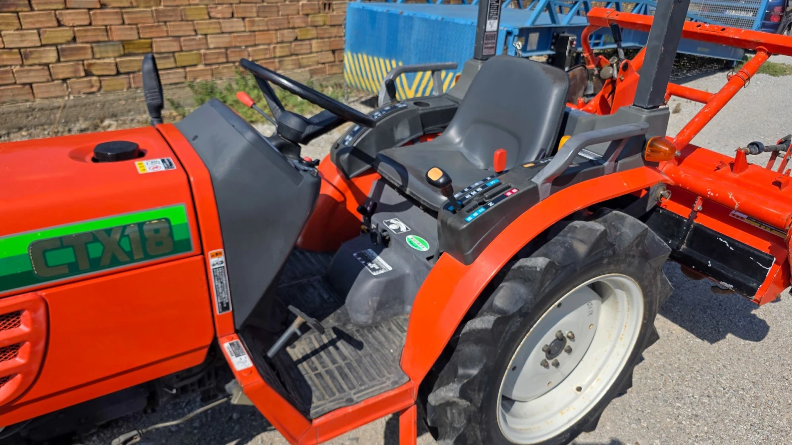 Трактор Kubota GB180 (CTX18) с фреза, 4х4, 18 кс, АграБГ Джолев, снимка 9 - Селскостопанска техника - 5227315