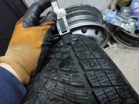 Гуми Зимни 275/45R20, снимка 3