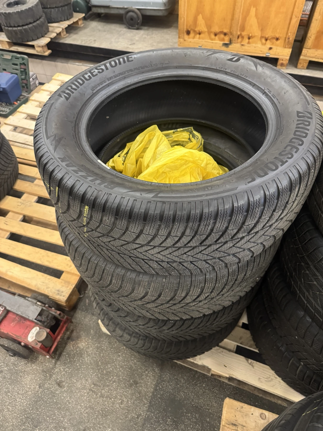 Гуми Зимни 265/55R19