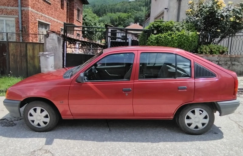 Opel Kadett 1.3I, снимка 3 - Автомобили и джипове - 46116865