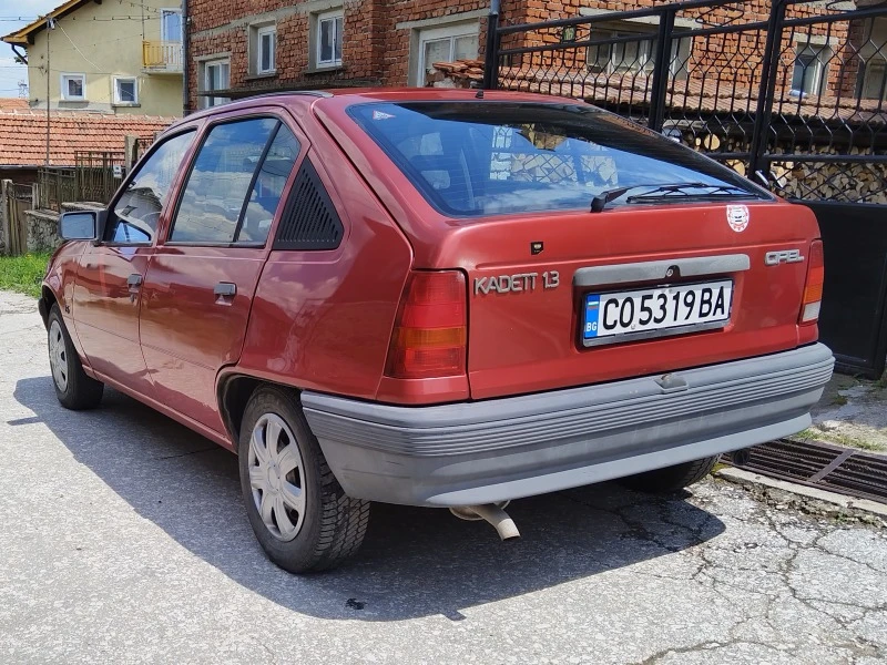 Opel Kadett 1.3I, снимка 6 - Автомобили и джипове - 46116865