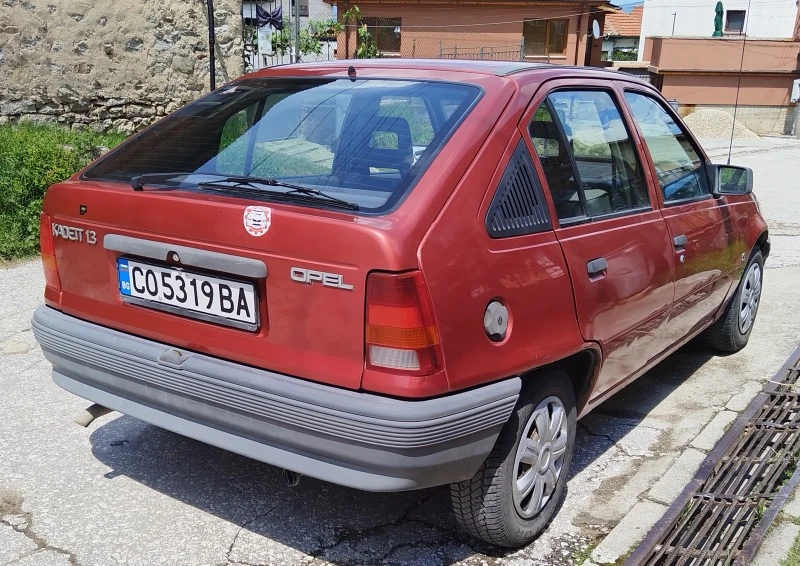 Opel Kadett 1.3I, снимка 5 - Автомобили и джипове - 46116865