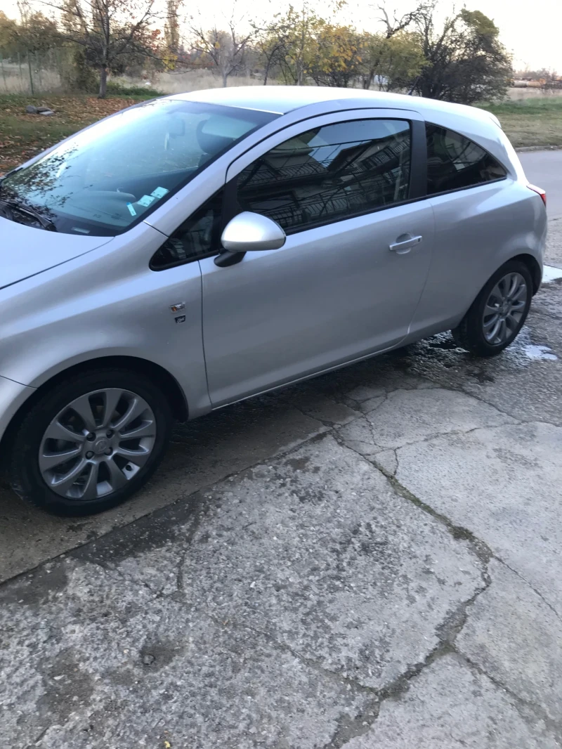 Opel Corsa, снимка 2 - Автомобили и джипове - 47841518