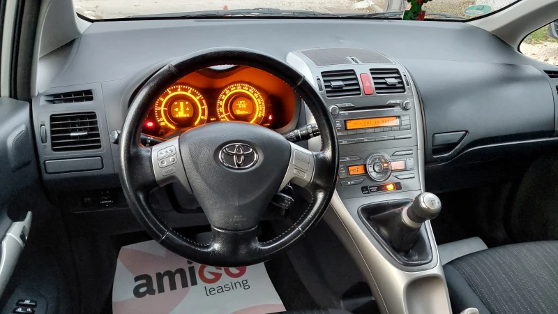 Toyota Auris 1.6 VVT-I, снимка 11 - Автомобили и джипове - 48043797