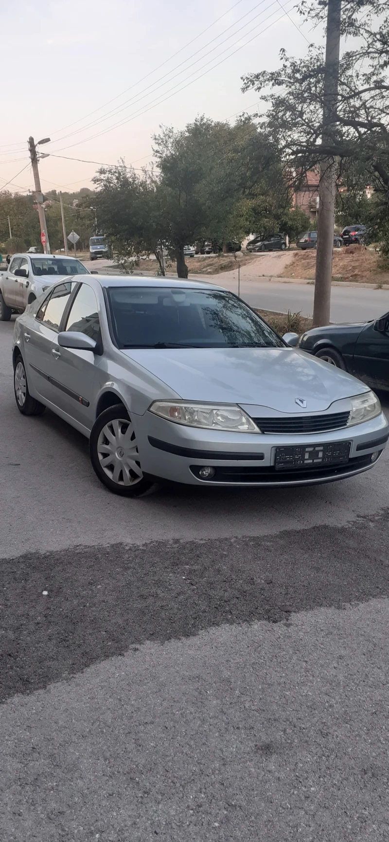 Renault Laguna 1.8i 16v 121кс, снимка 1 - Автомобили и джипове - 49081872