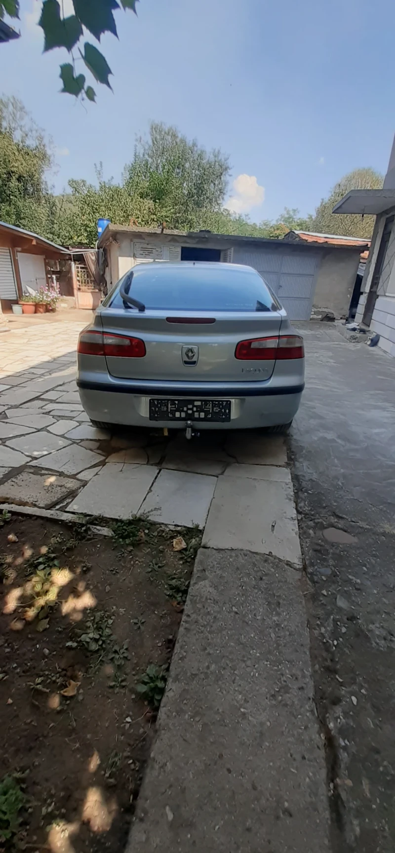 Renault Laguna 1.8i 16v 121кс, снимка 4 - Автомобили и джипове - 49081872