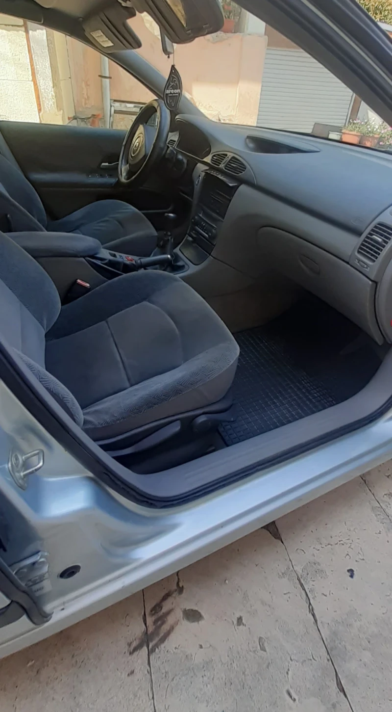 Renault Laguna 1.8i 16v 121кс, снимка 6 - Автомобили и джипове - 49081872