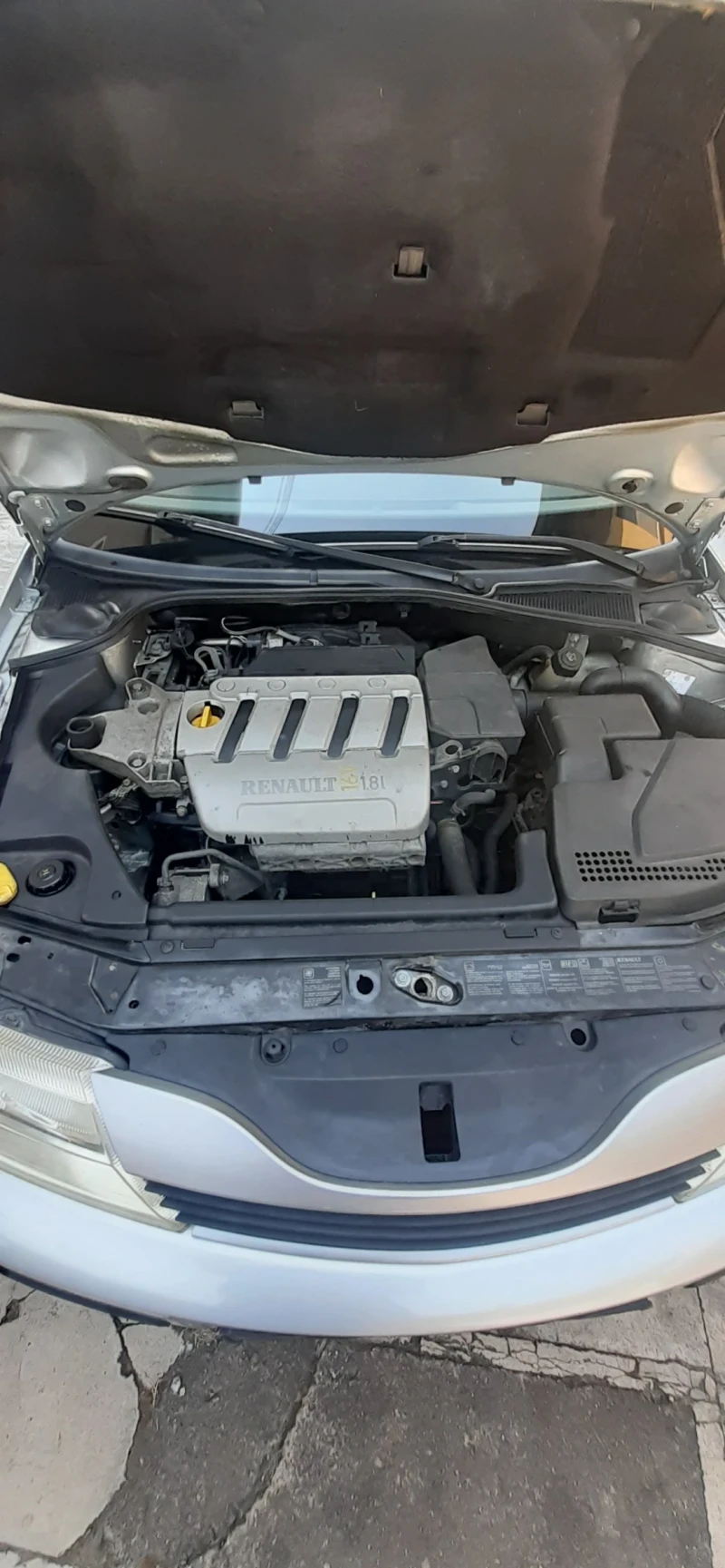 Renault Laguna 1.8i 16v 121кс, снимка 16 - Автомобили и джипове - 49081872