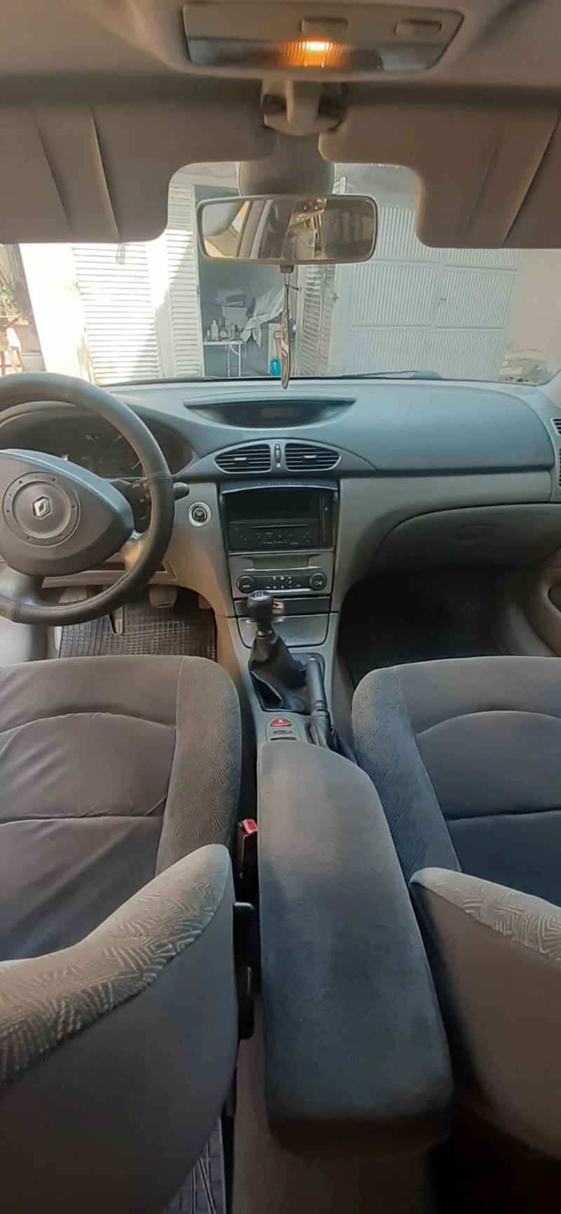 Renault Laguna 1.8i 16v 121кс, снимка 10 - Автомобили и джипове - 49081872