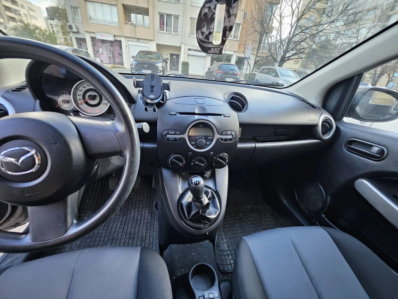 Mazda 2, снимка 7 - Автомобили и джипове - 48335071