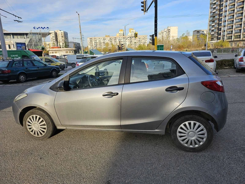 Mazda 2, снимка 5 - Автомобили и джипове - 48335071