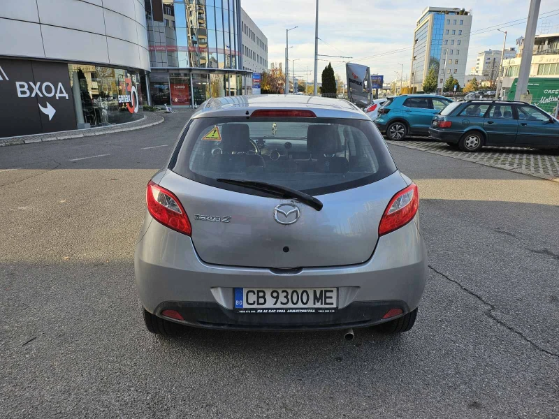 Mazda 2, снимка 2 - Автомобили и джипове - 48335071