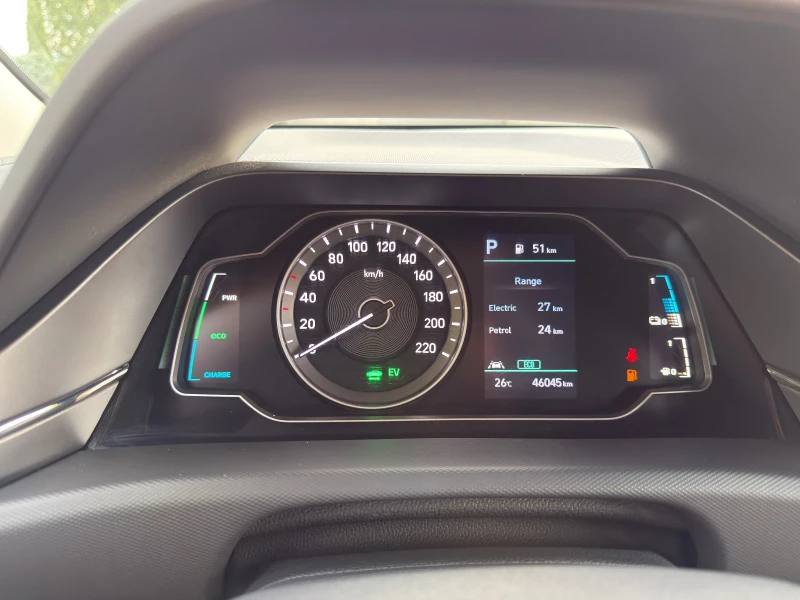 Hyundai Ioniq Plug in, снимка 12 - Автомобили и джипове - 52556747