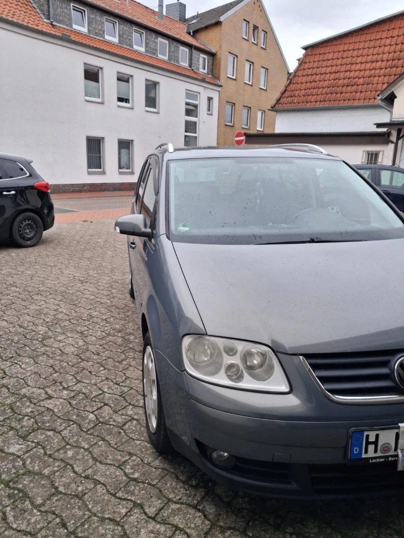 VW Touran 2.0, снимка 6 - Автомобили и джипове - 52449428
