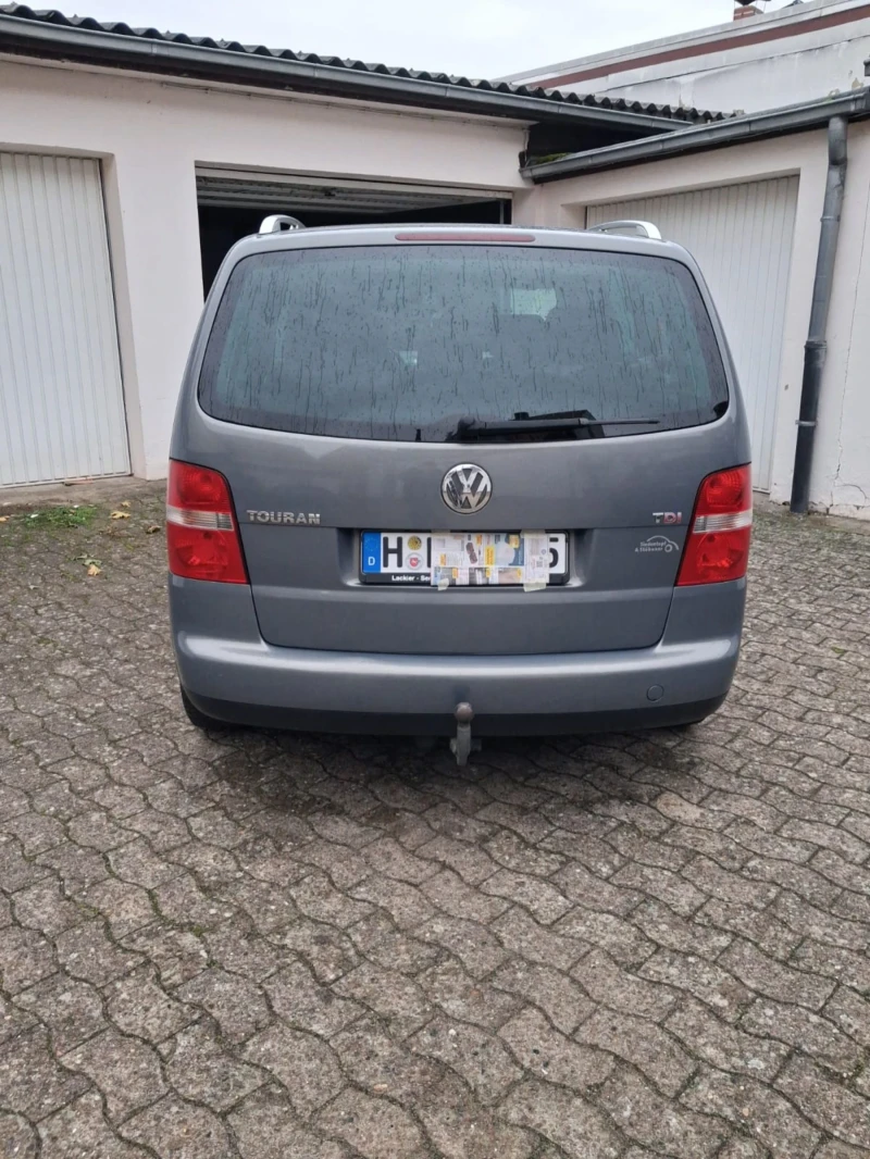 VW Touran 2.0, снимка 9 - Автомобили и джипове - 52449428
