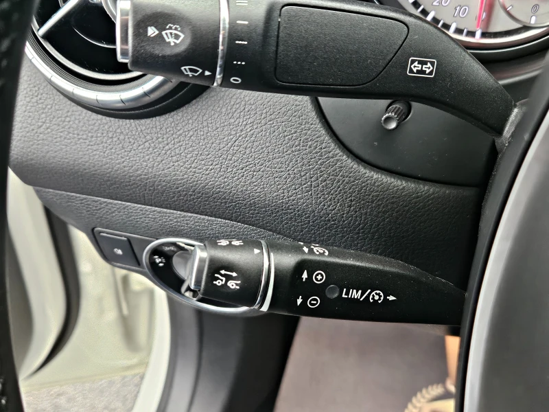 Mercedes-Benz CLA 200 AMG/FACE/GERMANY/DISTRONIC/CAMERA/AMBIENT/F1/LIZIN, снимка 12 - Автомобили и джипове - 53021878